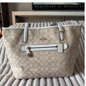 Coach Taylor Tote Signature Canvas Chalk White Leather Shoulder Bag Khaki Gold